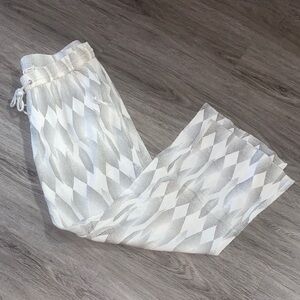 Roxy Cream and Gray Patterned Pants